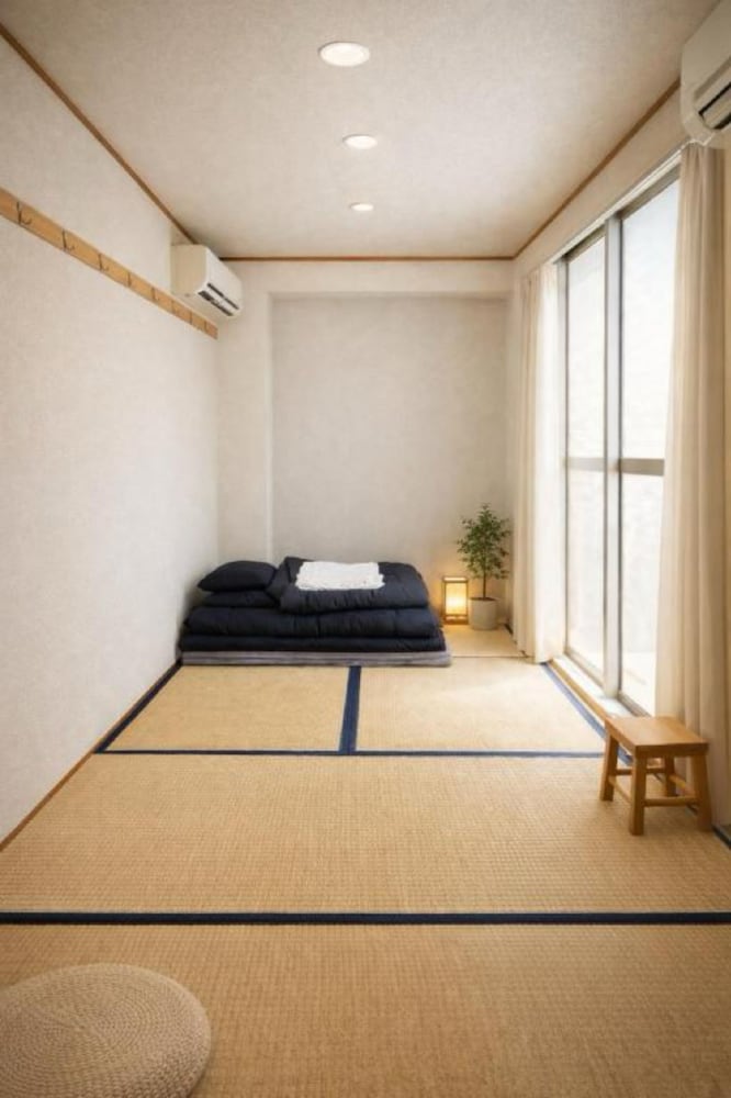 ベーシック ダブルルーム 客室3 | アンバー ホステル