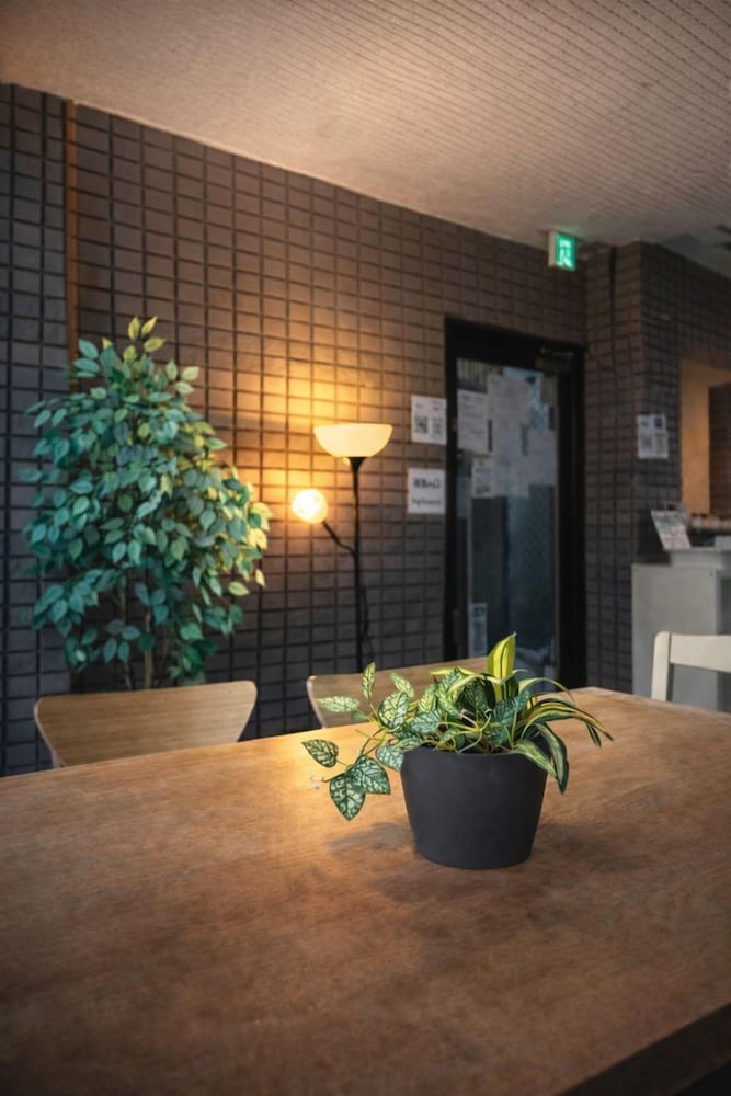 ベーシック ダブルルーム リビング エリア0 | アンバー ホステル