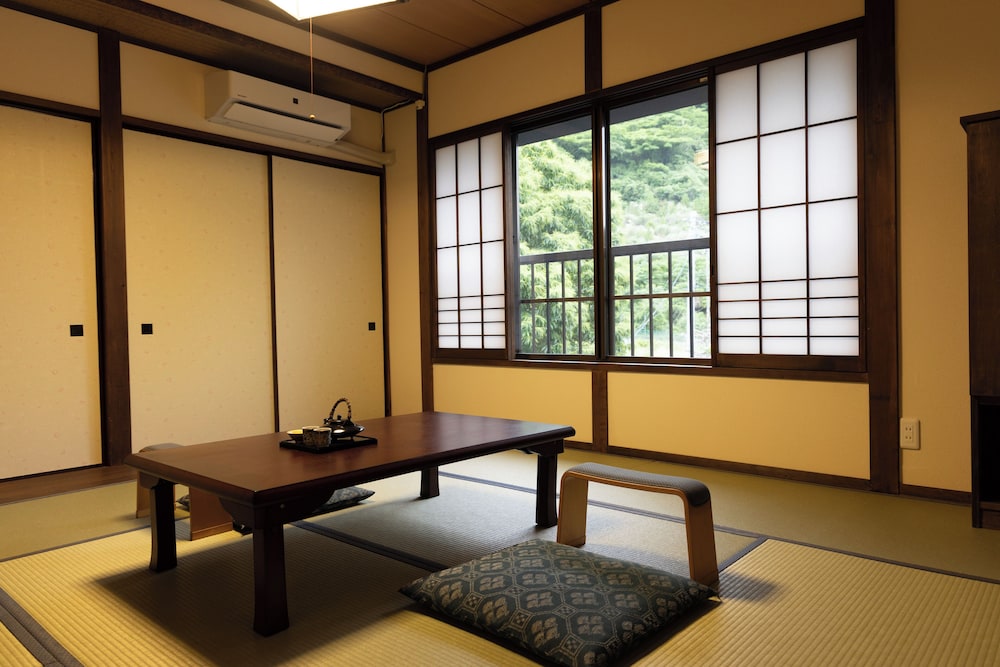 ファミリー ダブルルーム 客室1 | 瑞光園