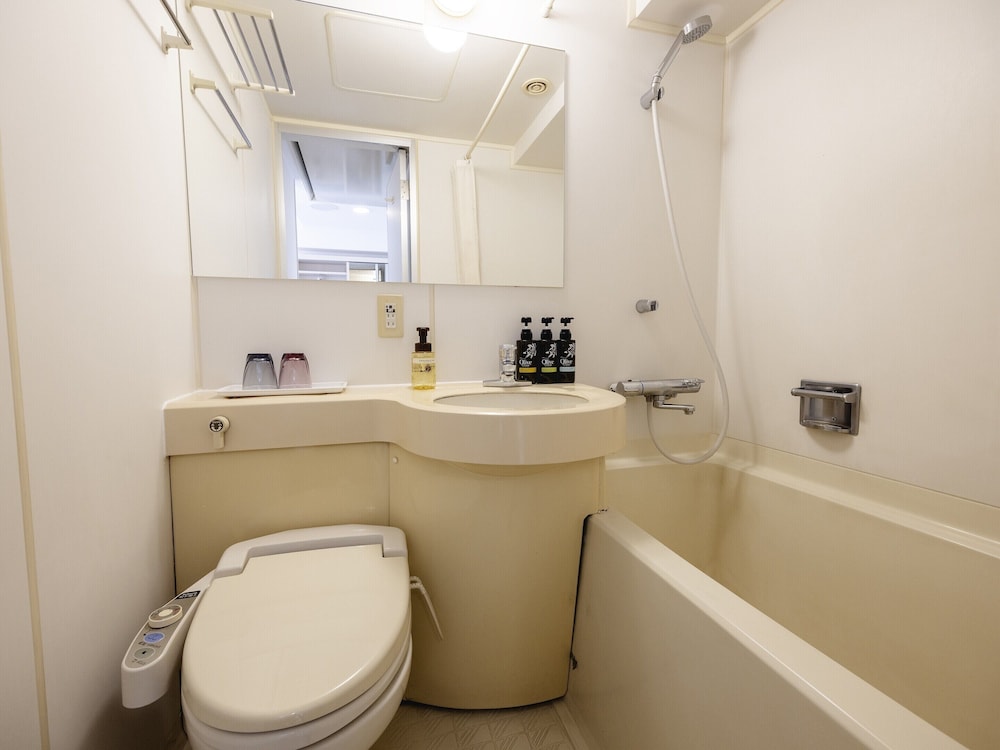 ベーシック ダブルルーム 喫煙可 バスルーム1 | KOKO HOTEL 東京西葛西