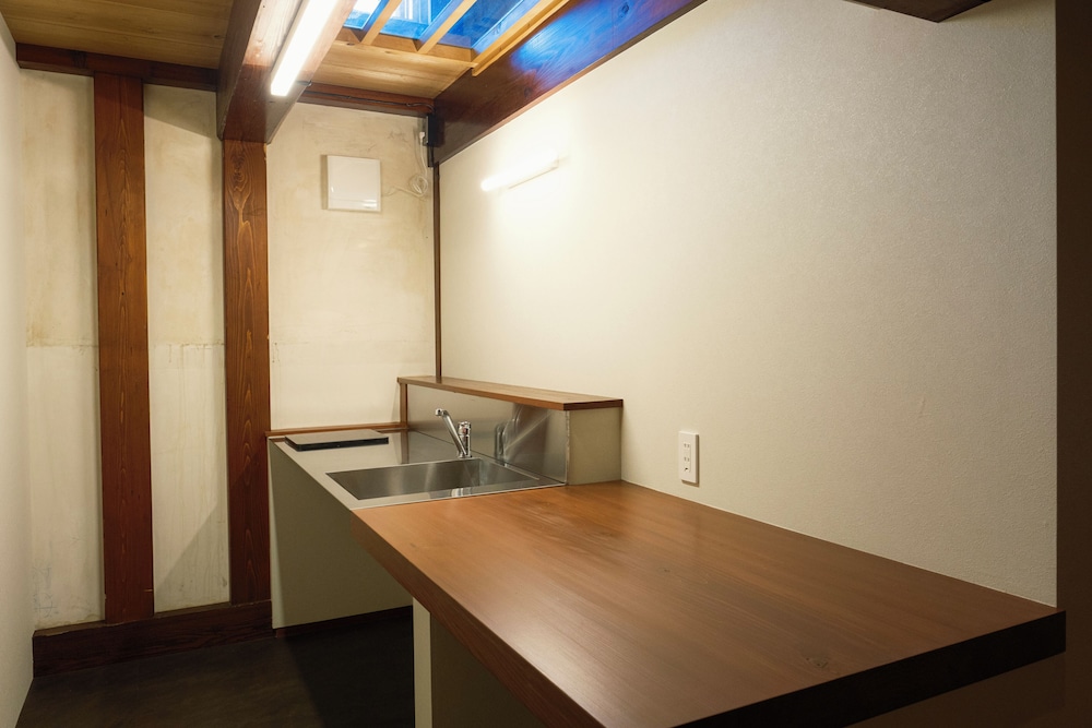 トラディショナル スイート ベッド (複数台) 禁煙 簡易キッチン 専用キッチン0 | 泊まれる文化交流施設「盆宿Ｕ」