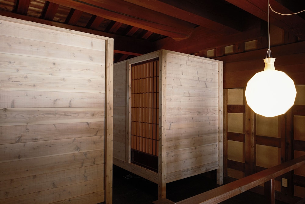 コンフォート シャレー ベッド (複数台) 禁煙 客室清掃 客室2 | 泊まれる文化交流施設「盆宿Ｕ」