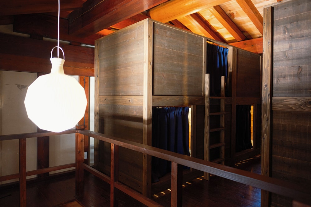 スタンダード シャレー ベッド (複数台) 禁煙 客室清掃 客室1 | 泊まれる文化交流施設「盆宿Ｕ」