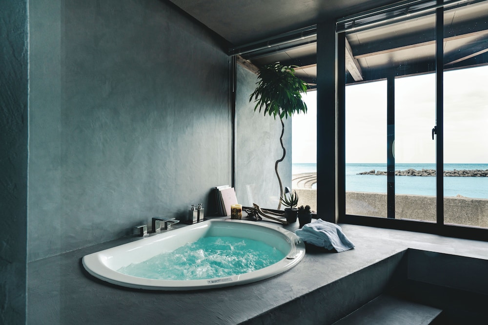 スーペリア ヴィラ バルコニー シービュー バスルーム0 | UMITOMA OCEAN VIEW RESORT ECHIZEN