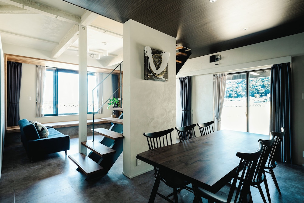 スーペリア ヴィラ バルコニー シービュー 客室2 | UMITOMA OCEAN VIEW RESORT ECHIZEN