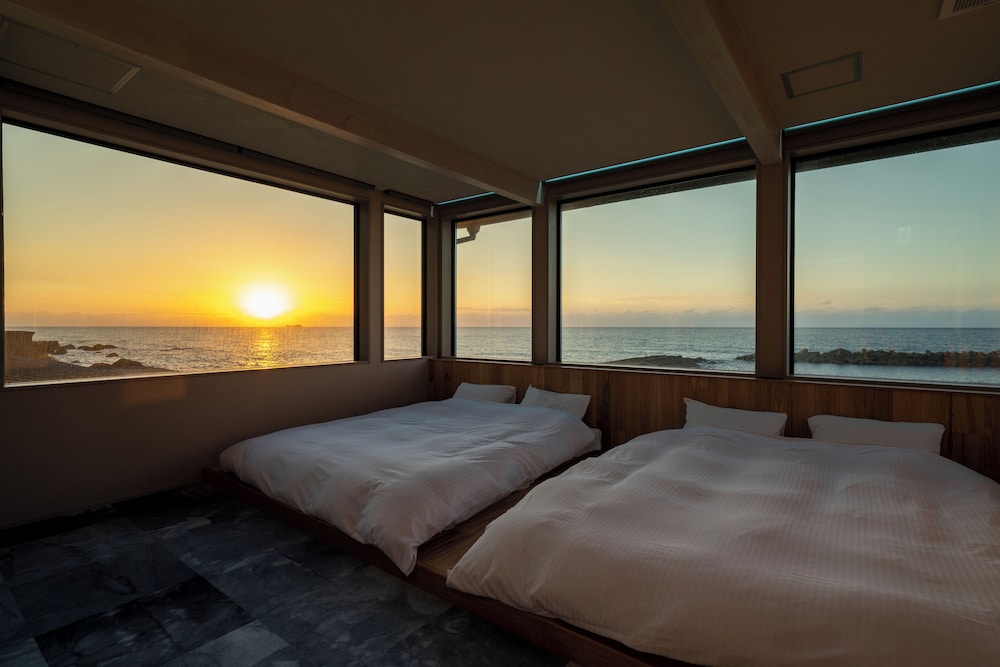 スーペリア ヴィラ バルコニー シービュー | UMITOMA OCEAN VIEW RESORT ECHIZEN