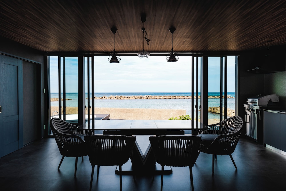 スタンダード ルーム バルコニー シービュー 客室1 | UMITOMA OCEAN VIEW RESORT ECHIZEN