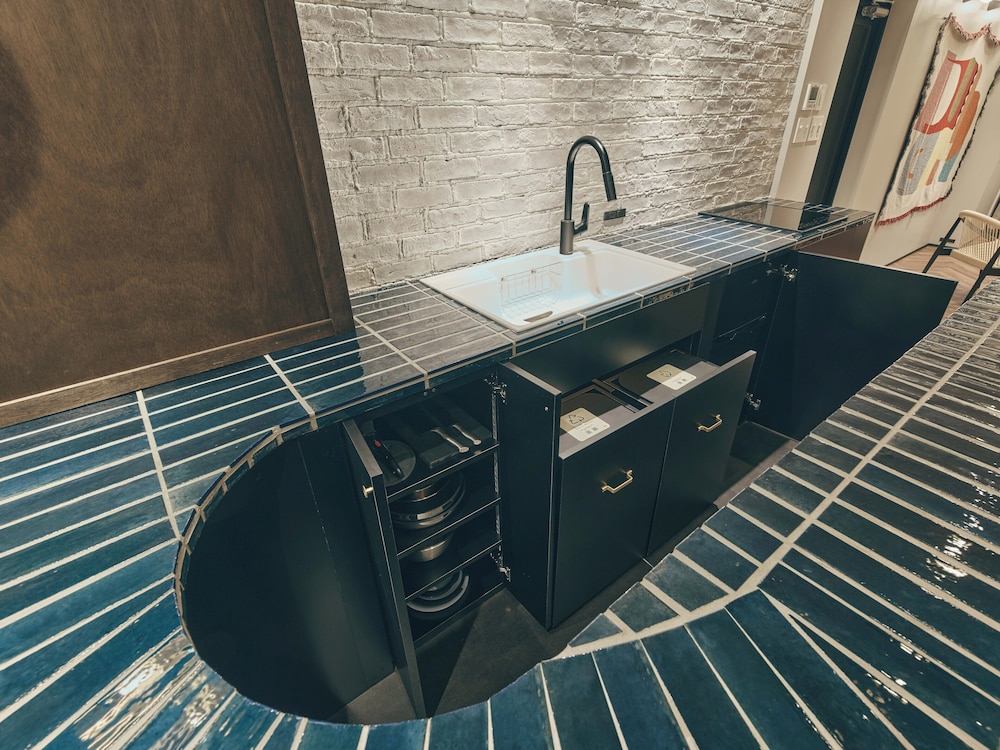 スーペリア ルーム 客室内のダイニングエリア0 | illi Lay Shibuya-Ebisu