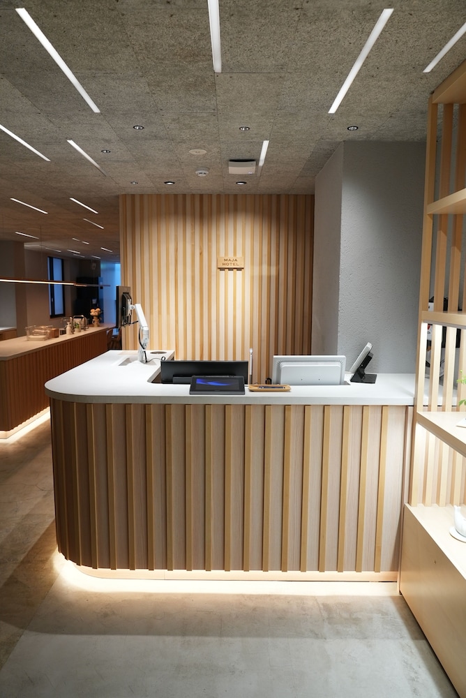 フロント1 | マヤ ホテル キョウト