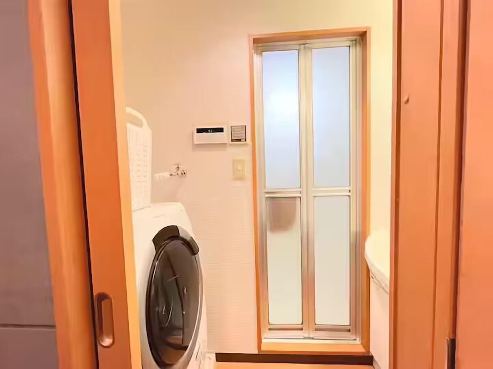 ベーシック アパートメント シティビュー ランドリー1 | Amika First 101