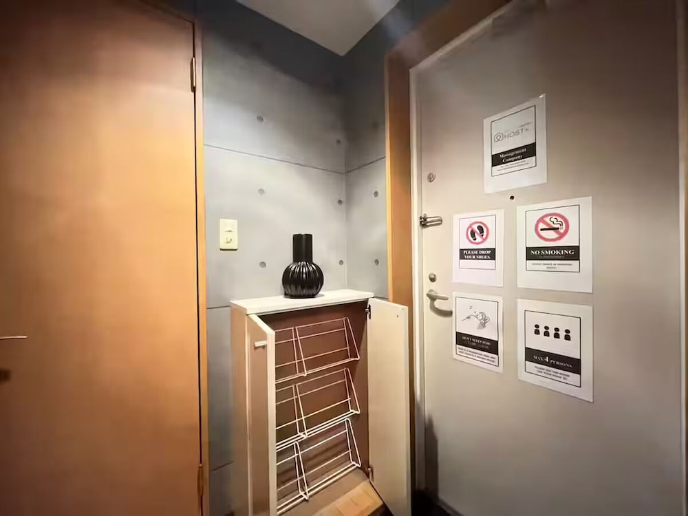 ベーシック アパートメント シティビュー リビング エリア4 | Amika First 101