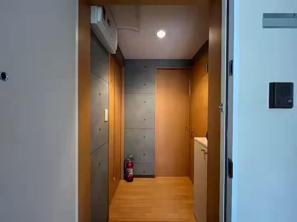 ベーシック アパートメント シティビュー リビング エリア5 | Amika First 101