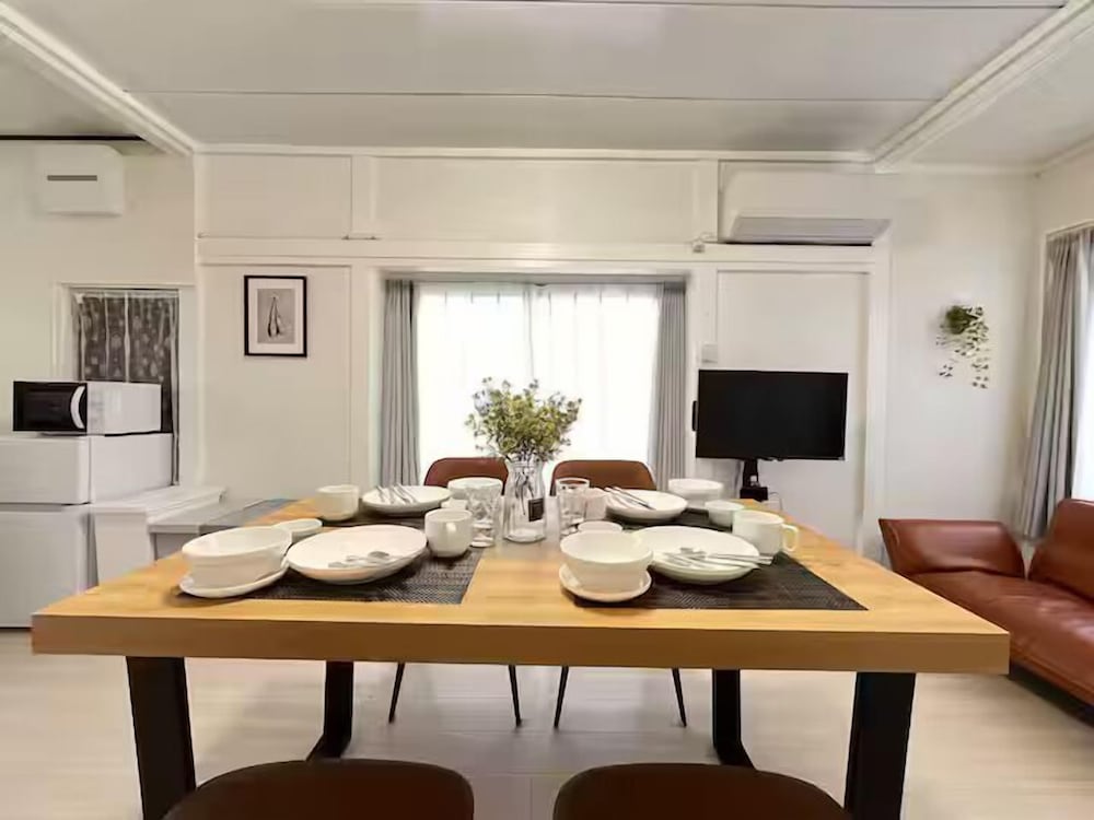 ベーシック ハウス シティビュー 客室内のダイニングエリア1 | 東立石 戸建