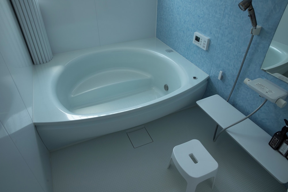 ファミリー ヴィラ オーシャンビュー バスルーム4 | SANTE 4073 STAY & SAUNA HAKATA ISLAND 1