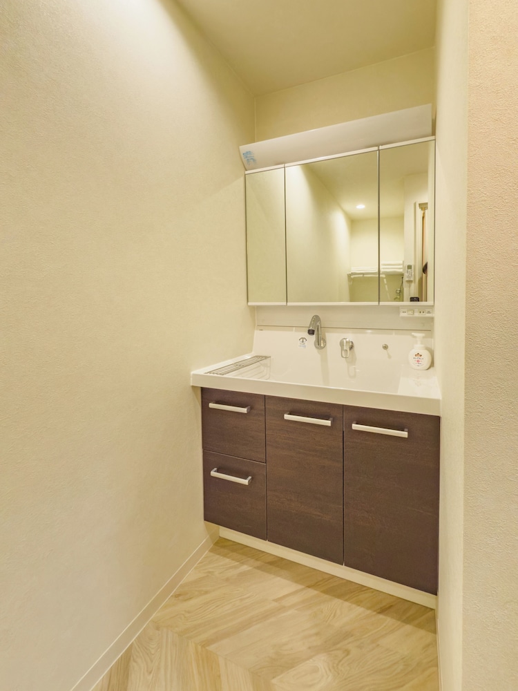 ファミリー スイート ベッド (複数台) 禁煙 1 階 バスルーム3 | ideas ASAKUSA