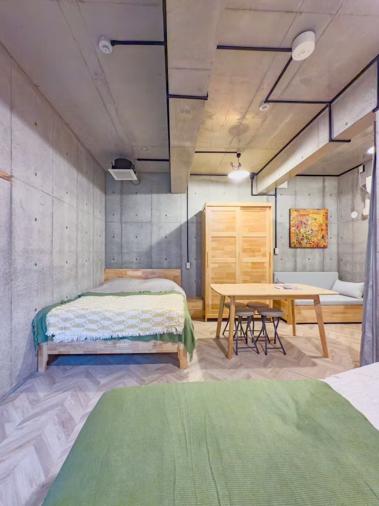 ファミリー スイート ベッド (複数台) 禁煙 1 階 客室9 | ideas ASAKUSA