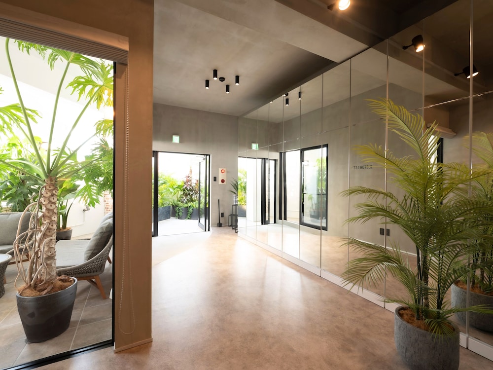 ラグジュアリー ヴィラ 2 ベッドルーム リビング エリア1 | 730HOTELS