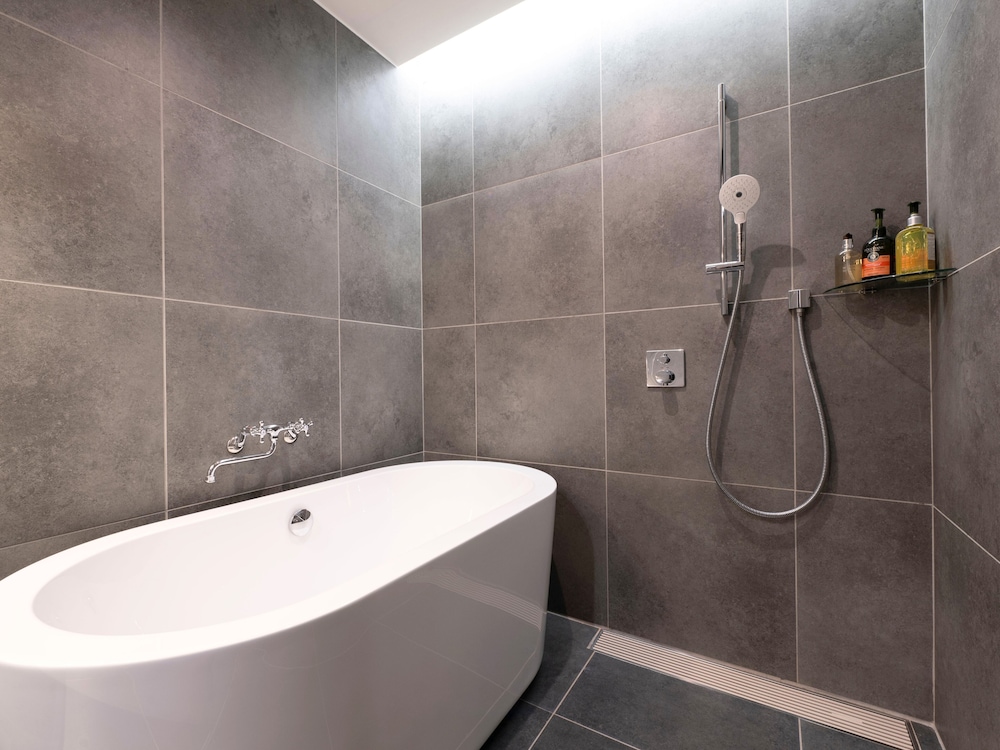 ラグジュアリー ヴィラ 2 ベッドルーム バスルーム0 | 730HOTELS