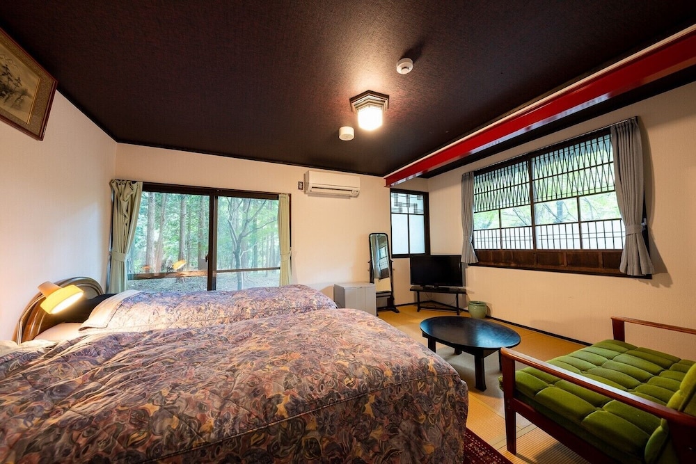 エコノミー ツインルーム 禁煙 客室5 | 大正由布の花