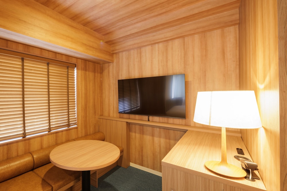 スーペリア トリプルルーム 客室2 | ホテル アマネク 浅草桜橋