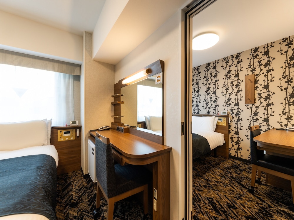 (ダブル×ダブル) コネクティングルーム 4名利用 禁煙 | アパホテル〈鳥取駅前〉