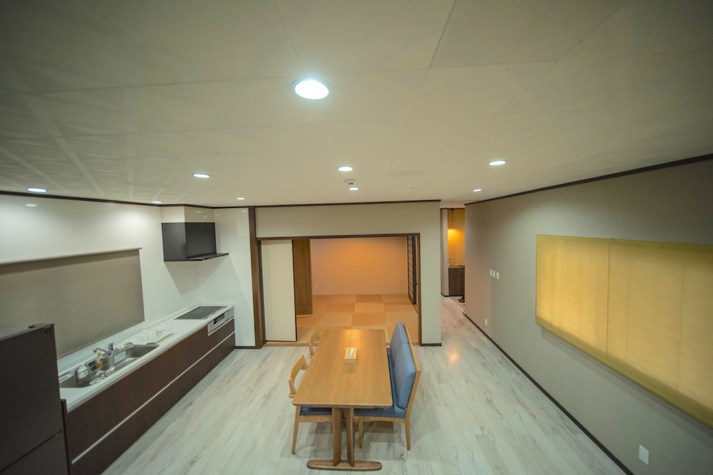 さくら（ペット可） リビング エリア0 | 美ら海ビレッジ　もとぶ富士カルスト