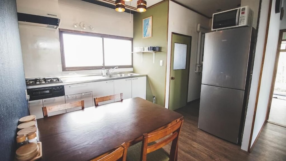 ヴィラ ガーデンビュー 客室内のダイニングエリア0 | Furano View House