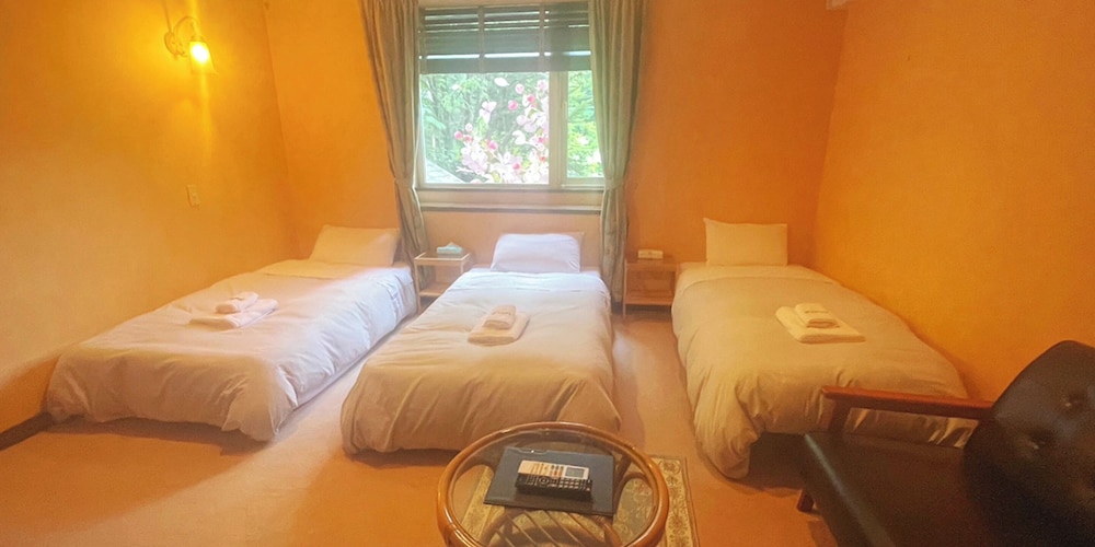 ベーシック トリプルルーム 客室4 | ペンション バルミー