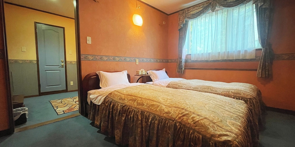 ベーシック ツインルーム 客室3 | ペンション バルミー