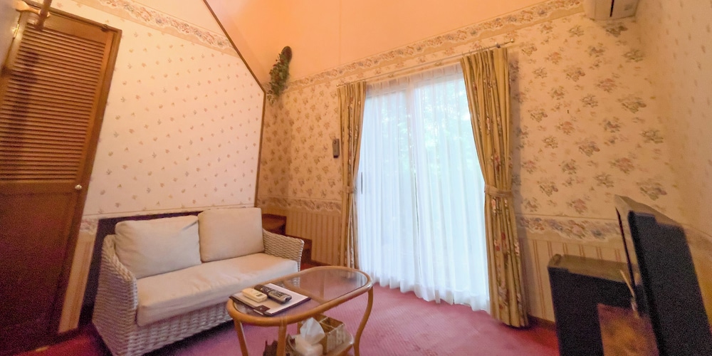 メゾネットファミリールーム（Maisonette Family Room） 客室1 | ペンション バルミー