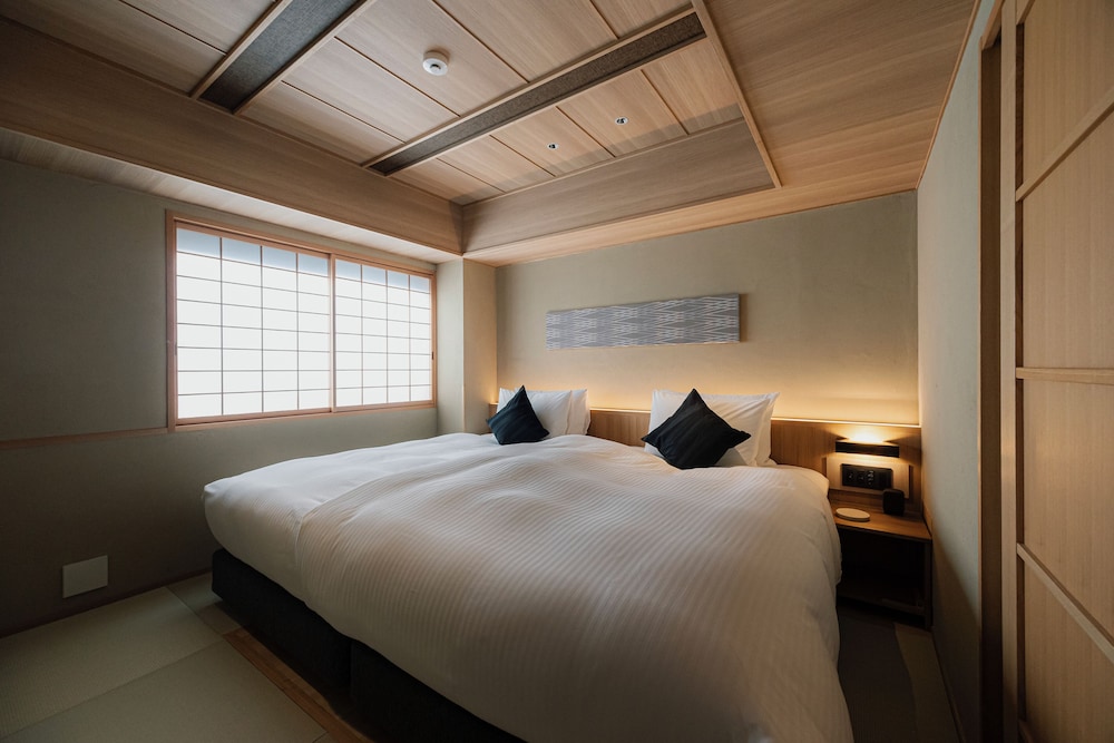 デラックス スイート (ソファーベッド付き) 44㎡ 客室7 | yugen kyoto shijo