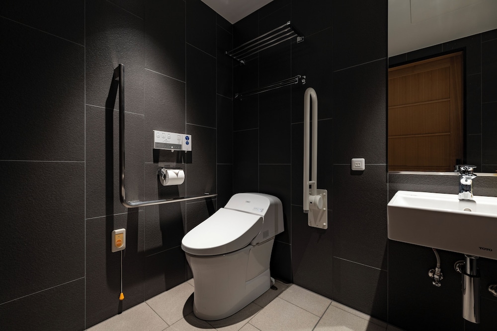 スタンダード ツインルーム ユニバーサルルーム 禁煙 31㎡ バスルーム0 | yugen kyoto shijo