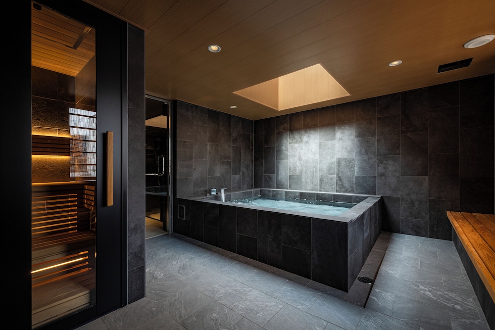 シグネチャースパ スイート 禁煙 (サウナ付き) 95㎡ バスルーム1 | yugen kyoto shijo