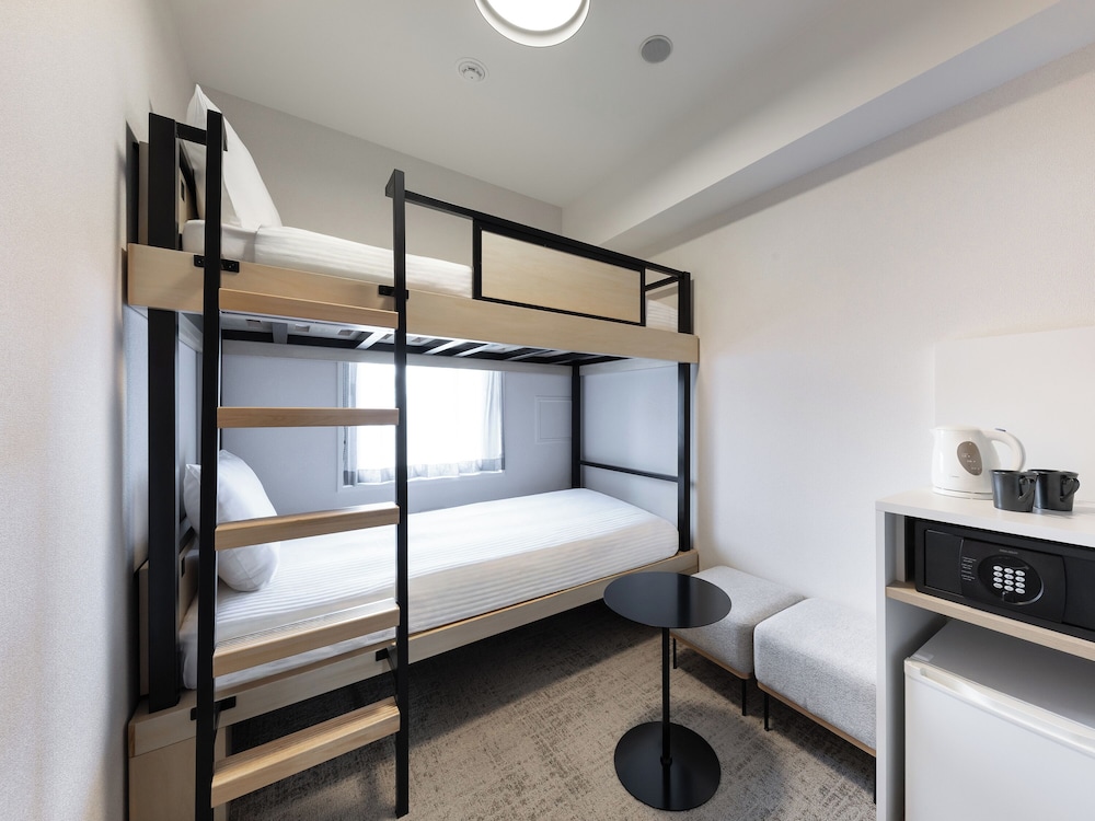 スタンダードツイン (ロフトベッド) 禁煙 | BRACKETS HOTEL Osaka Hommachi