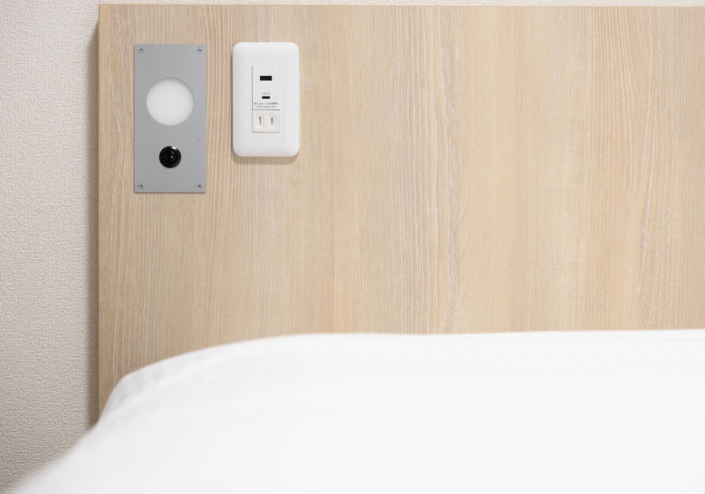 スタンダード ダブルルーム 禁煙 客室の設備とサービス3 | BRACKETS HOTEL Osaka Hommachi