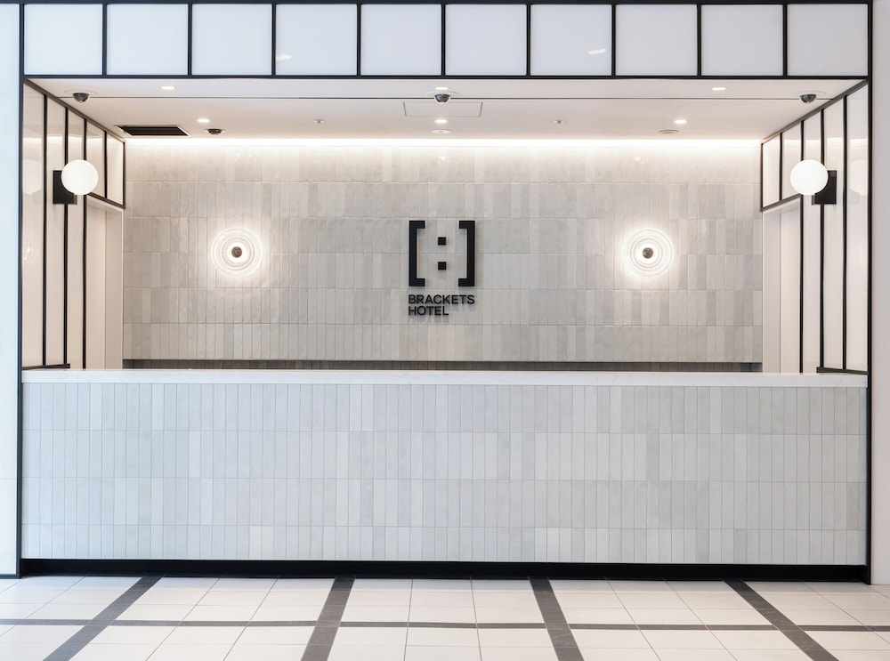 フロント1 | BRACKETS HOTEL Osaka Hommachi フロント1 | BRACKETS HOTEL Osaka Hommachi