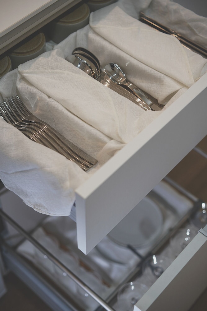 トラディショナル ハウス 1 ベッドルーム パティオ ガーデンビュー 客室の設備とサービス2 | COMICO ART HOUSE YUFUIN