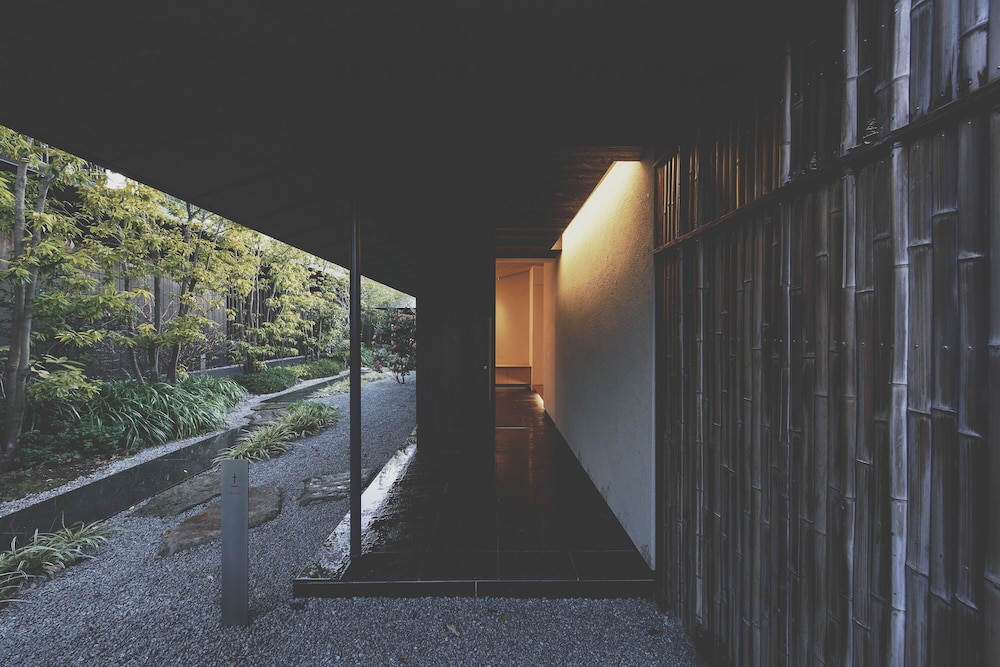 トラディショナル ハウス 2 ベッドルーム パティオ ガーデンビュー 客室の設備とサービス4 | COMICO ART HOUSE YUFUIN