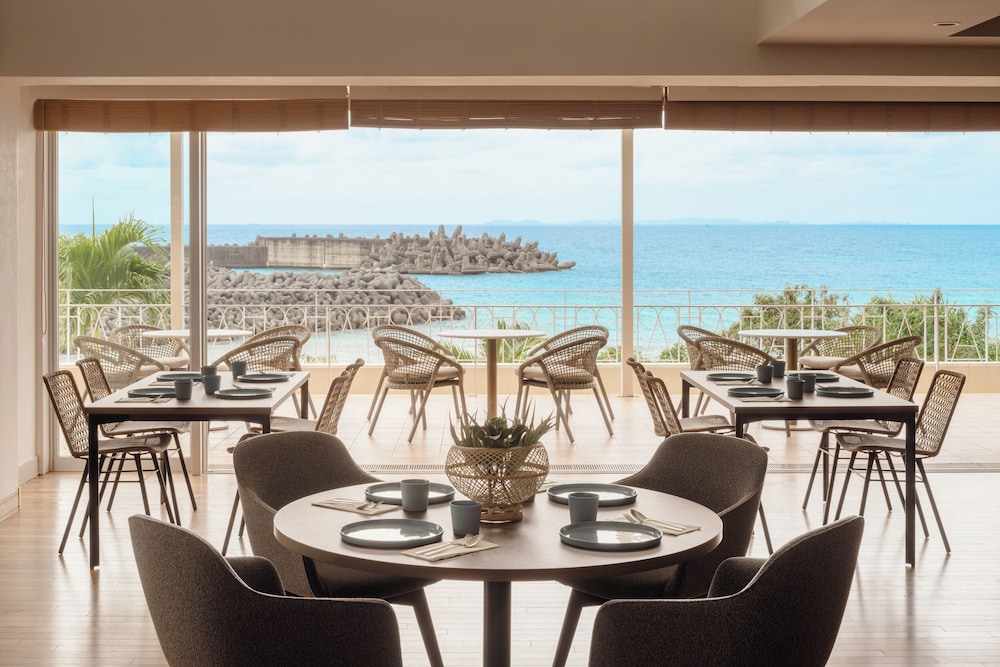 レストラン1 | Anse Yomitan Toya