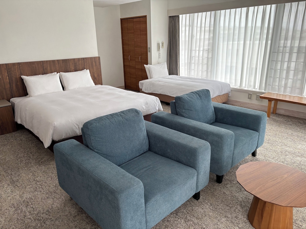 オーシャンキング 40平米/バルコニー 屋外ジャグジー付 禁煙 | Anse Yomitan Toya