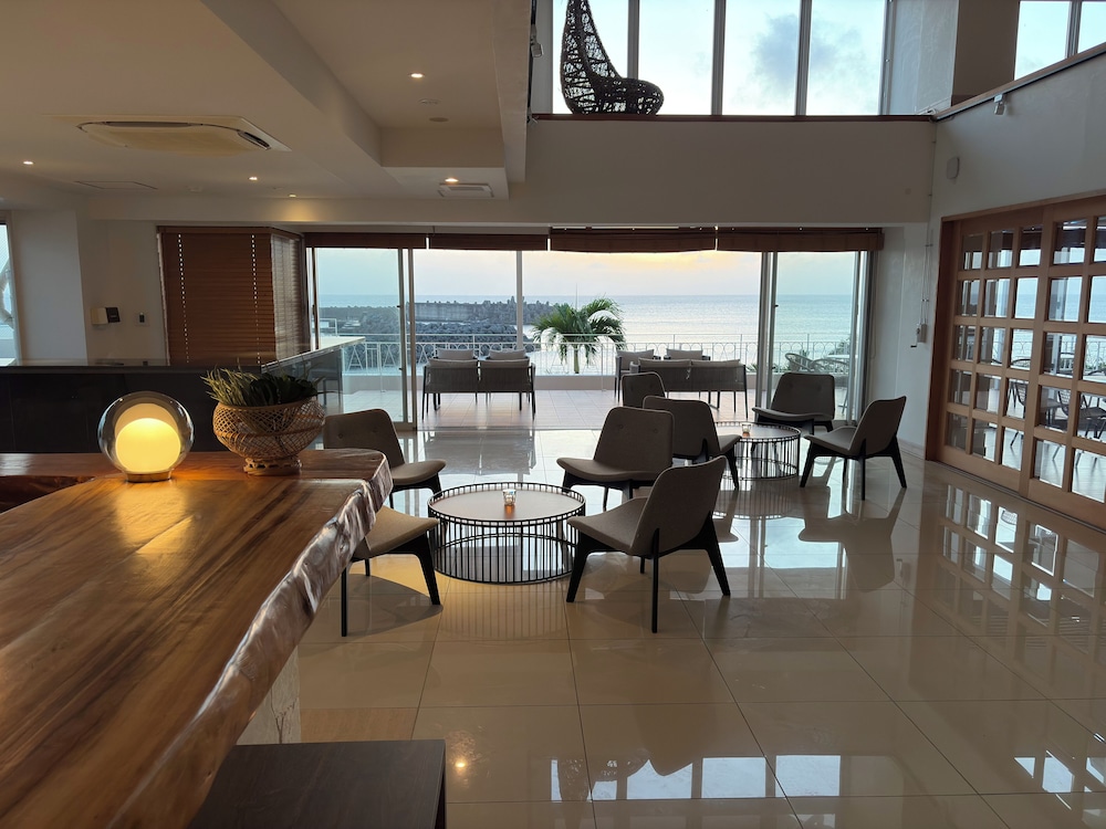 ロビー1 | Anse Yomitan Toya