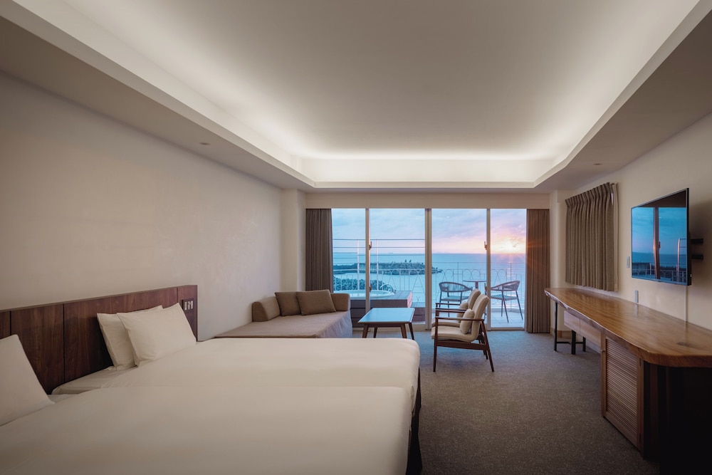 オーシャンツイン 40平米/バルコニー 屋外ジャグジー付 禁煙 客室2 | Anse Yomitan Toya