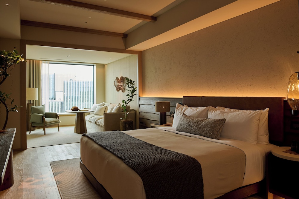 ルーム キングベッド 1 台 (Skyline Lounge) | 1 Hotel Tokyo