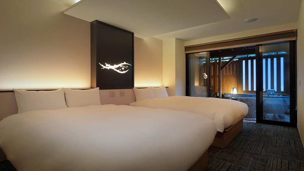 ベーシック スイート 客室1 | 四万温泉 鹿覗きの湯つるや