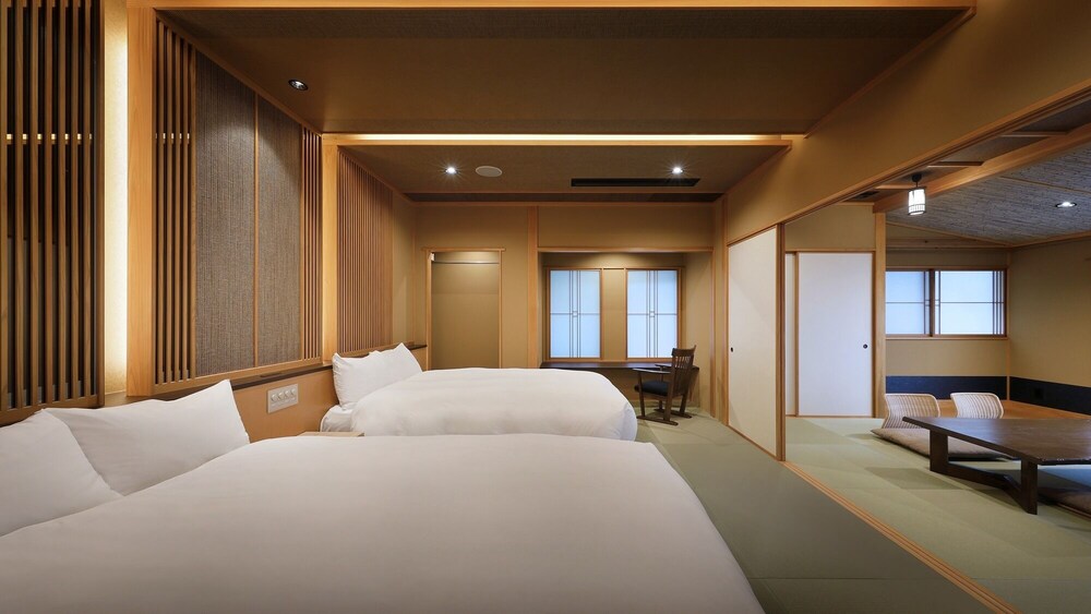 デラックス スイート 客室3 | 四万温泉 鹿覗きの湯つるや