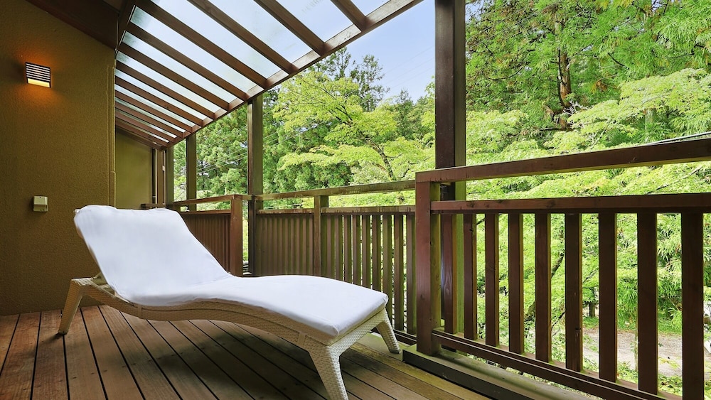 デザイン ルーム バルコニーからの眺望0 | 四万温泉 鹿覗きの湯つるや