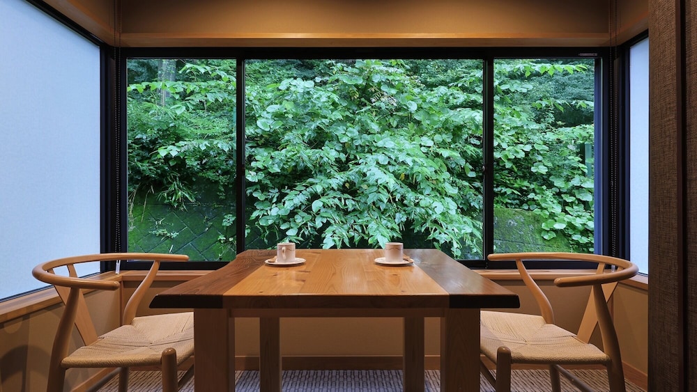 ベーシック ダブルルーム バルコニーからの眺望0 | 四万温泉 鹿覗きの湯つるや