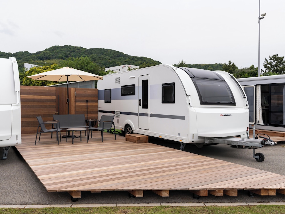 ラグジュアリー ダブルルーム シービュー 客室4 | アクアイグニス淡路島 Trailer Park