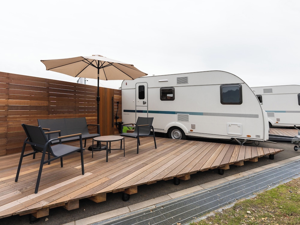 スタンダード ダブルルーム リゾートビュー 客室4 | アクアイグニス淡路島 Trailer Park