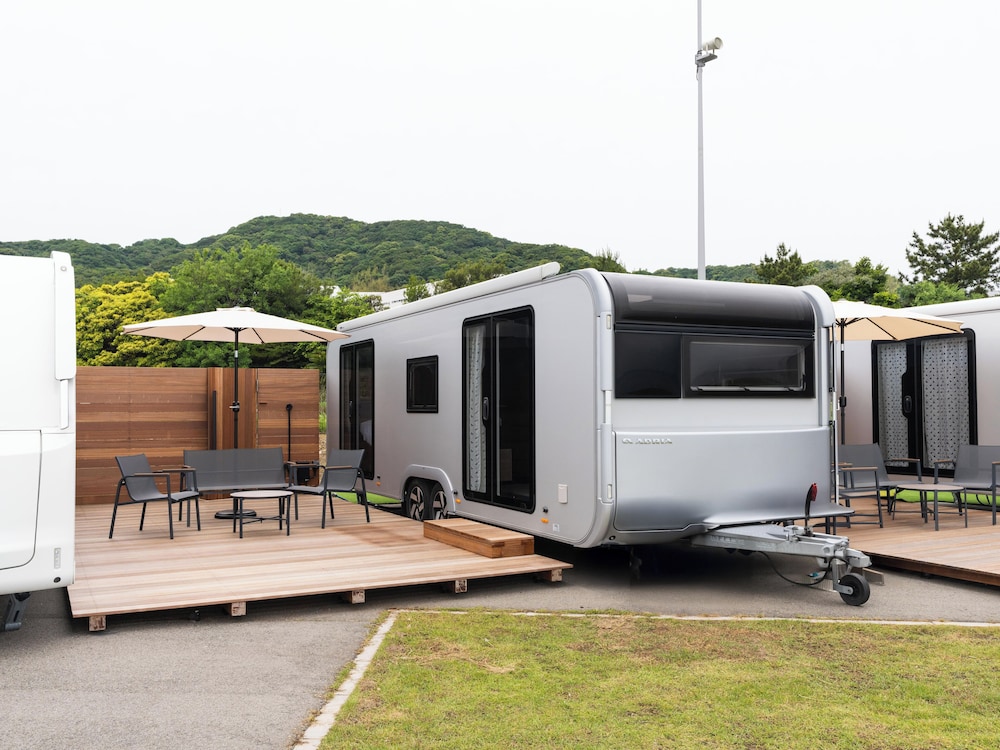 デラックス ダブルルーム オーシャンビュー 客室2 | アクアイグニス淡路島 Trailer Park